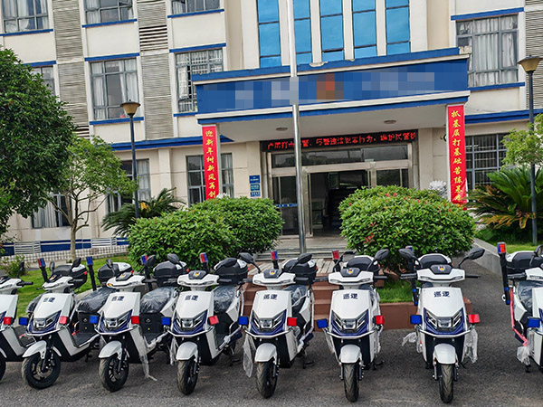 二轮电动巡逻车