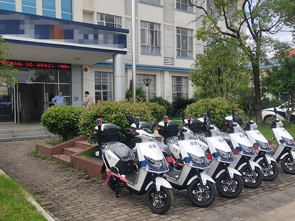 二轮电动巡逻车